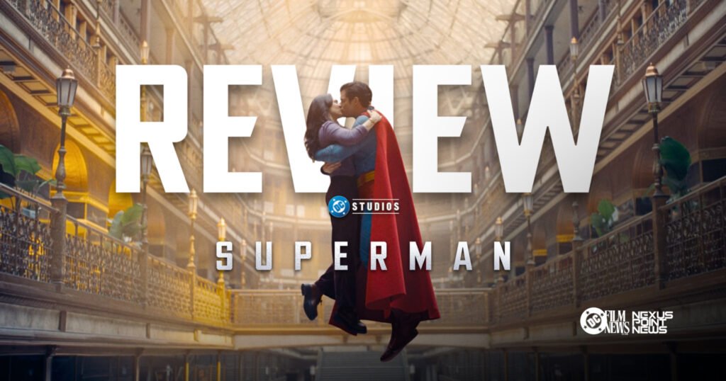 Superman and Lois kissing