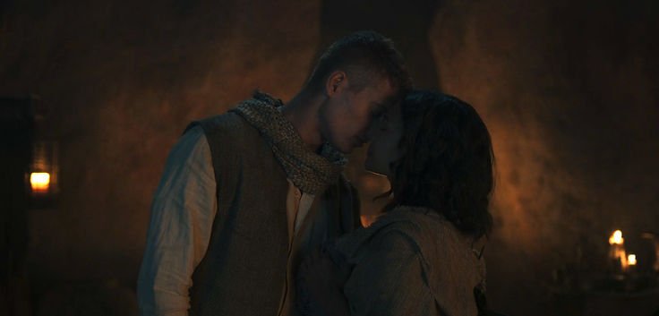 Josha Stradowski (Rand al’Thor), Madeleine Madden (Egwene al’Vere) in The Wheel of Time Season 3. © Prime Video