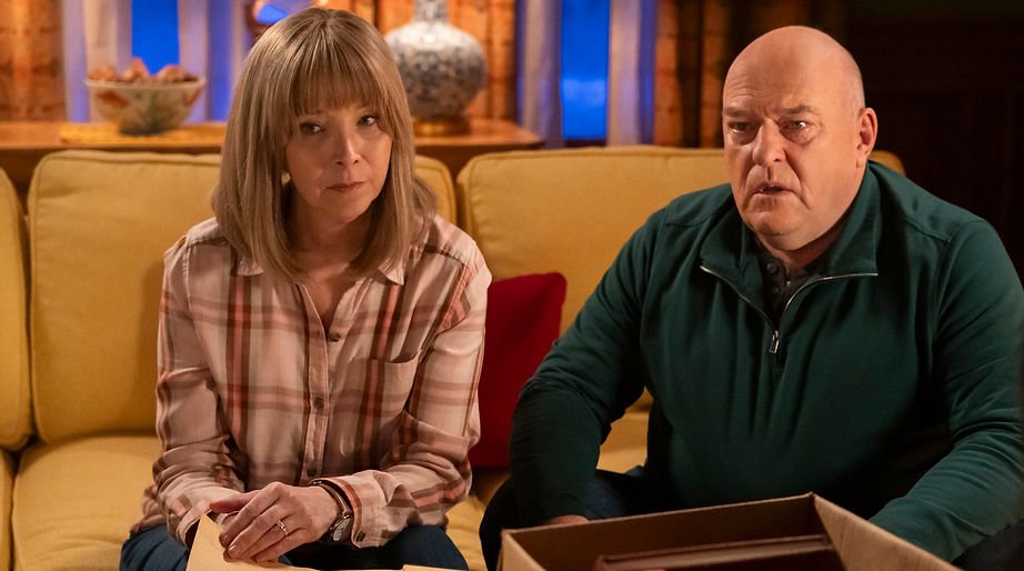 Liddy (Lisa Kudrow) and Cliff (Brandon Flynn) consider their options in the face of some troubling revelations. © Max