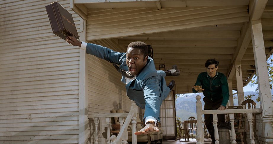 Hamtpon (David Oyelowo) gets more than he bargains for in a run-in with one of the Prevost Brothers (Louis Cancelmi). © Apple