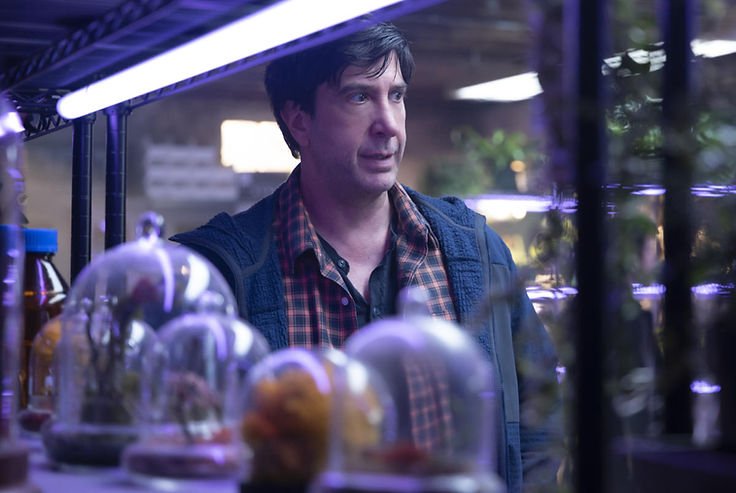 David Schwimmer as Anthony Brewer in GOOSEBUMPS: THE VANISHING © Disney+